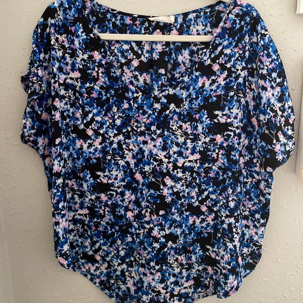 Flowy floral blouse
